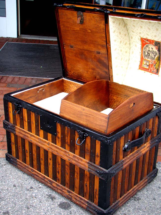 A fine American Steamer Trunk by Martin Maier of Detroit circa 1875 — image 6